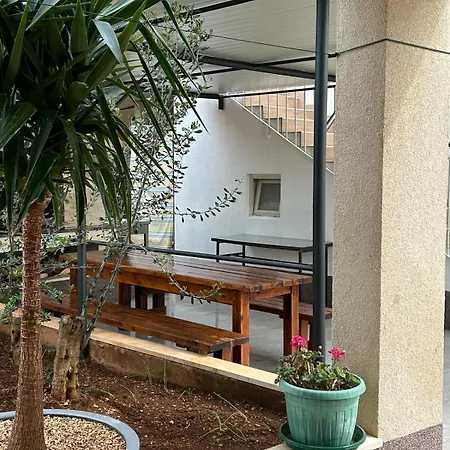 Gule Apartman Slatine