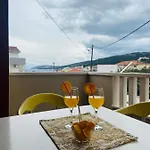 Apartment Gule *
