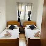 Gule Apartment *