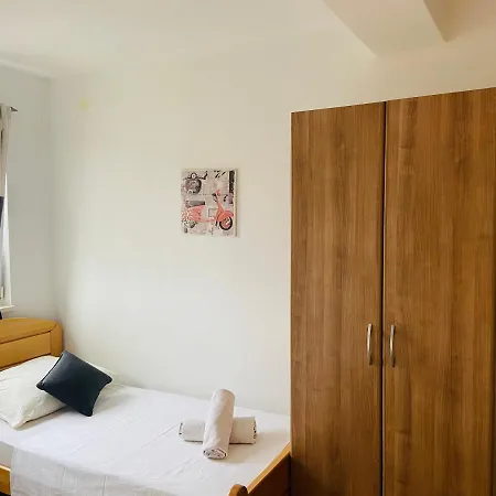 Gule Apartmán Slatine