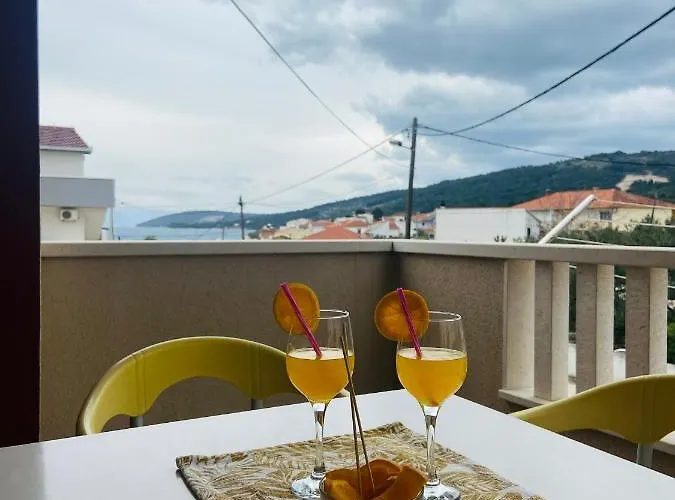 Apartment Gule *