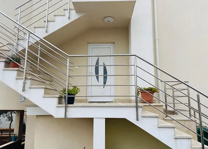 Apartment Gule *